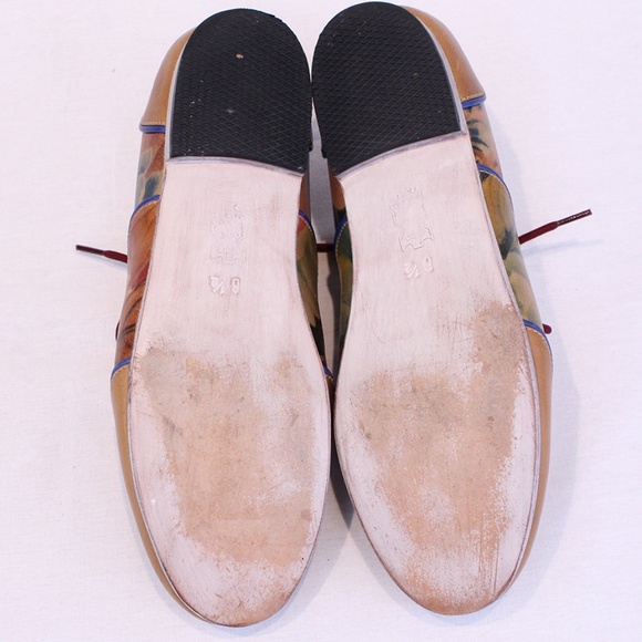 *SOLD*John Fluevog Tan Leather Floral Lace Up - Picture 7 of 8